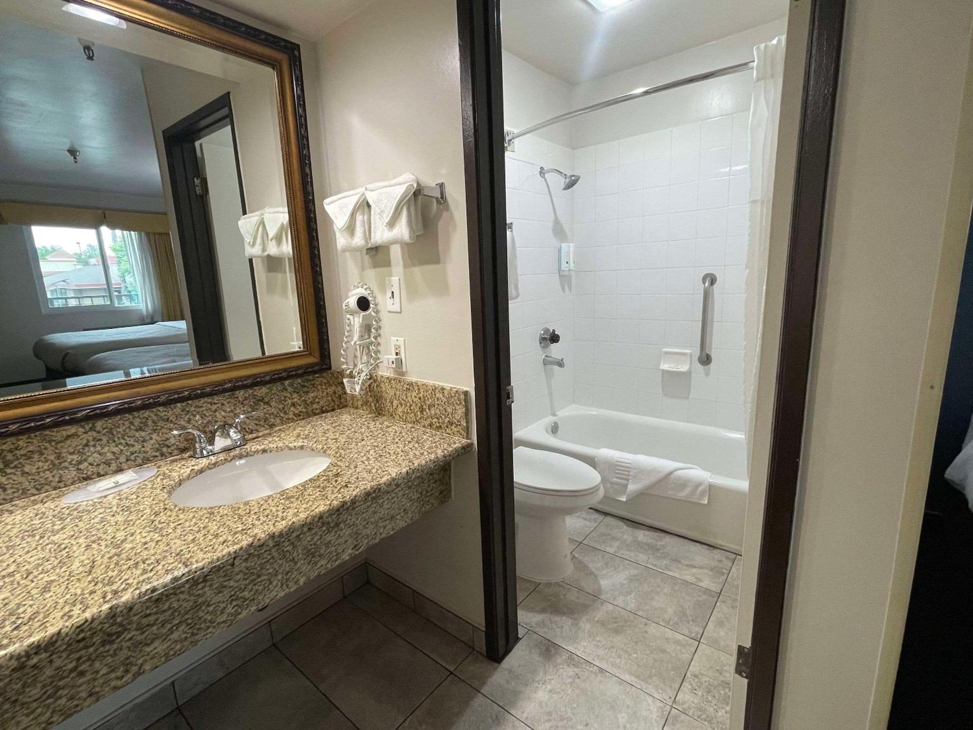 Quality Inn Ontario Airport Convention Center Ngoại thất bức ảnh