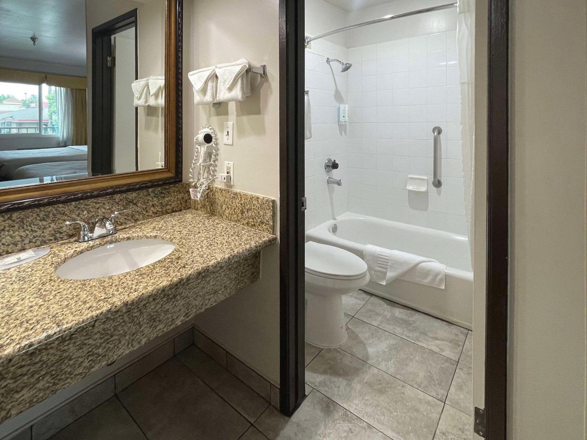 Quality Inn Ontario Airport Convention Center Ngoại thất bức ảnh